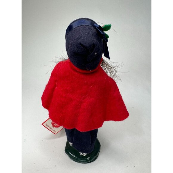 Byers' Choice 1995 Salvation Army Caroler Girl with War Cries Newspapers Bright - Picture 14 of 16